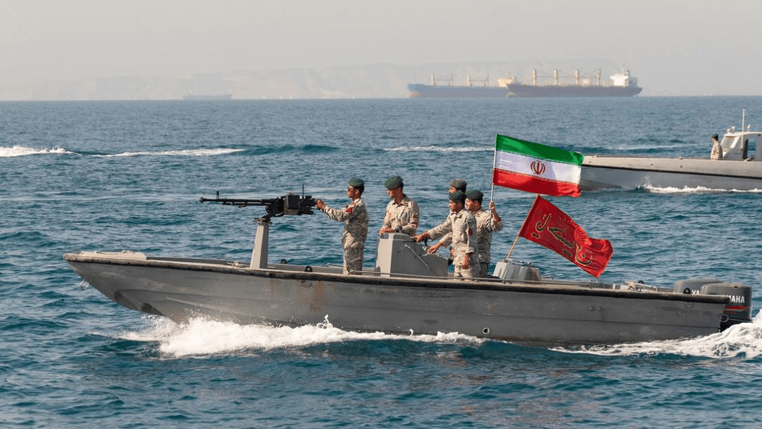 Todo buque que se acerque a Ormuz será «tomado como objetivo», advierten Guardianes de la Revolución iraníes