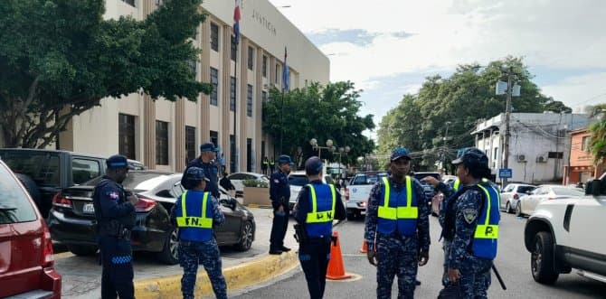 Los hermanos Espaillat llegan al Palacio de Justicia de Ciudad Nueva bajo fuertes medidas de seguridad