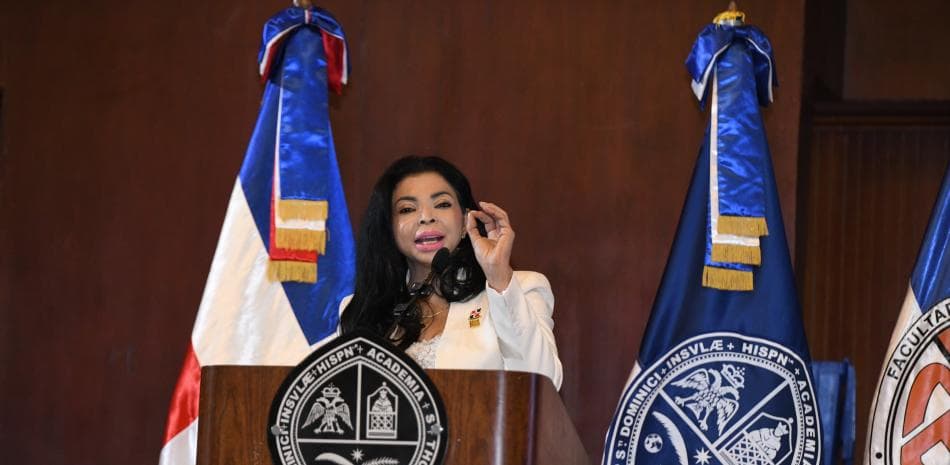 Yeni Berenice Reynoso dijo que el chofer fue víctima de un "grupo de asesino"